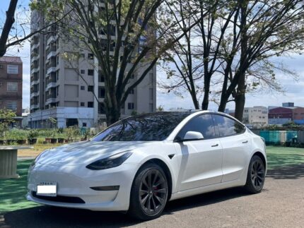 新入庫 2022 Model 3 LR EAP
